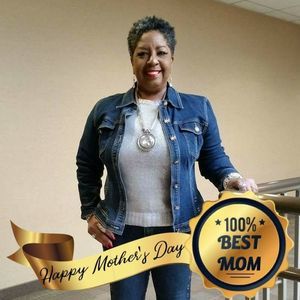 Meet your Posher, Alisa